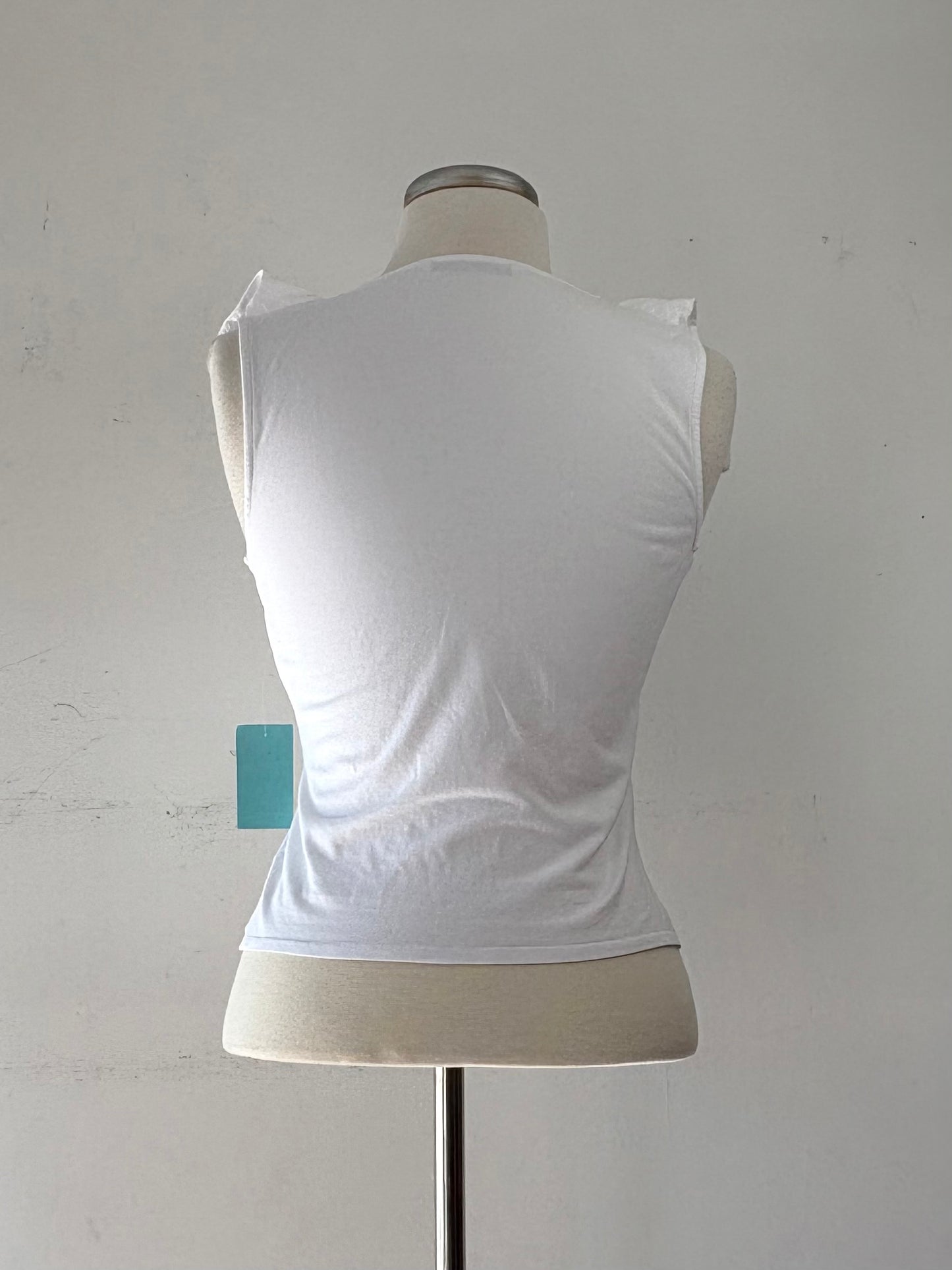 Camisole blanche frison, encolure en V | TTRU-08 (S)