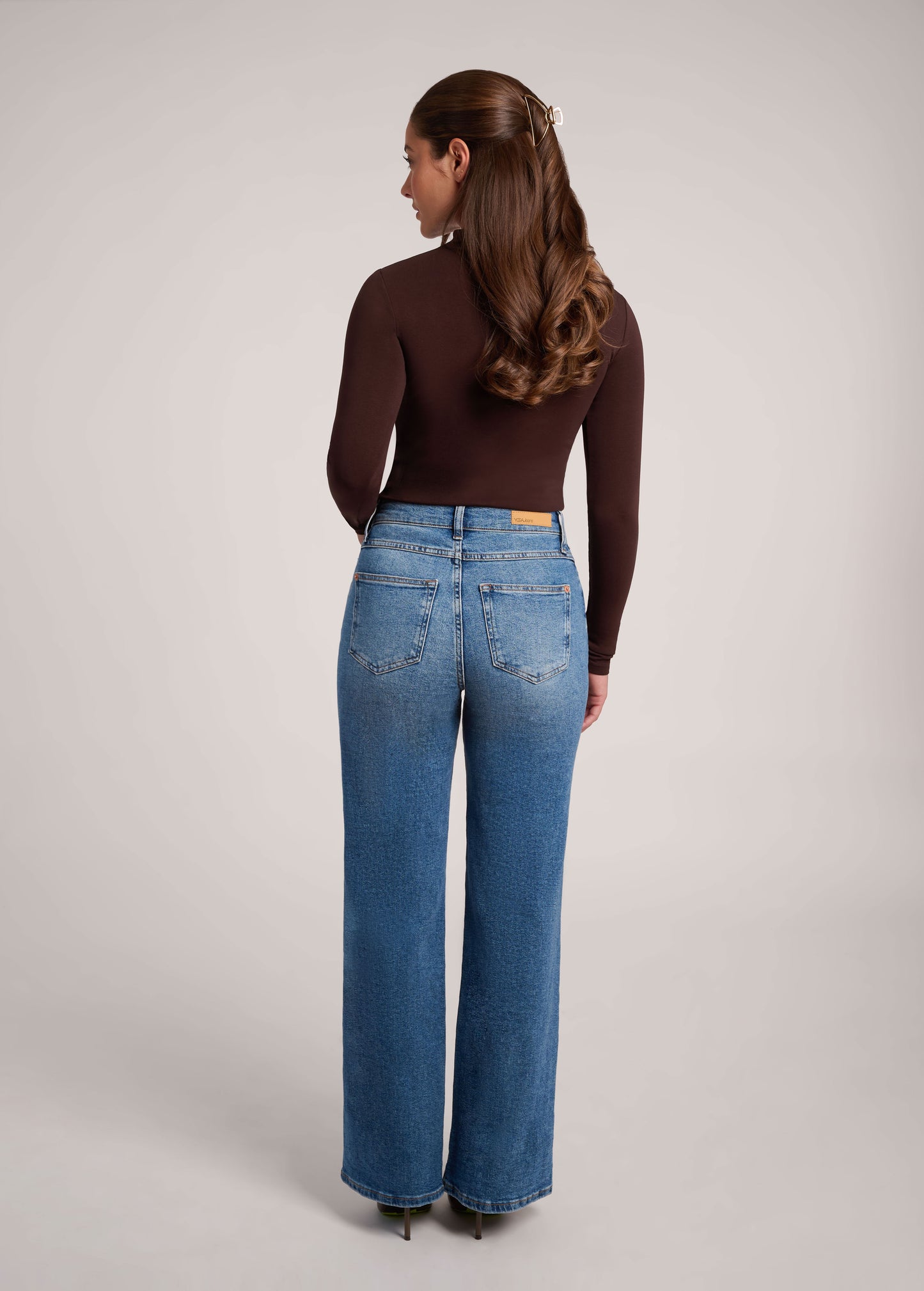 Jeans large délavé| 2637 Jersey| Yoga Jeans