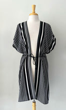 Charger l'image dans la galerie, Kimono Rayé noir & blanc avec cordon | Lolita (Pinkmuchacha)