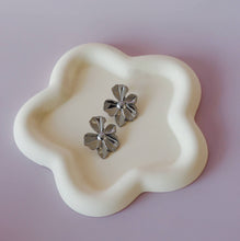 Charger l'image dans la galerie, Boucles d'oreilles Grands Viola