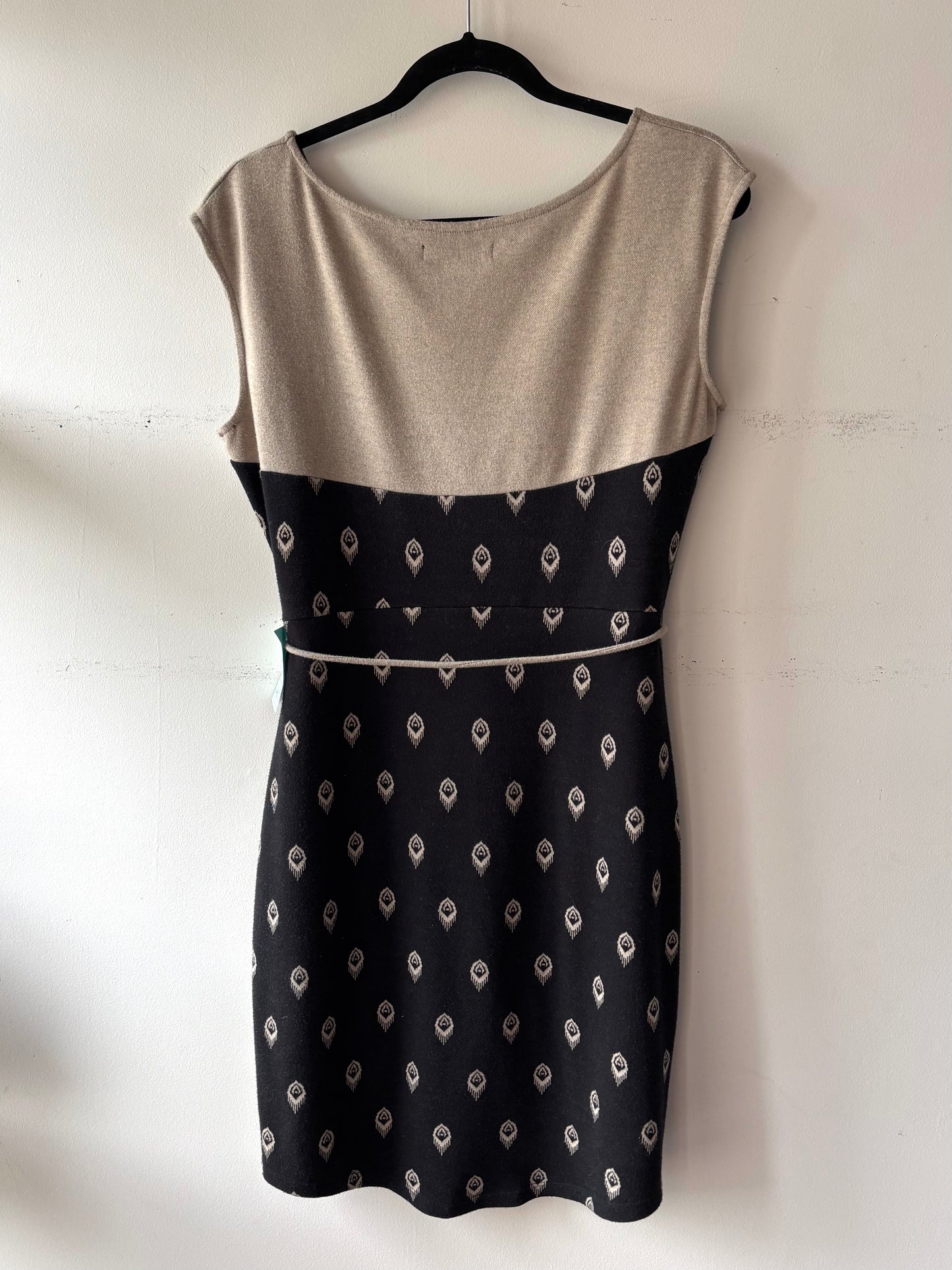 Robe noir et beige Cokcluch| SGRA-09 (L)