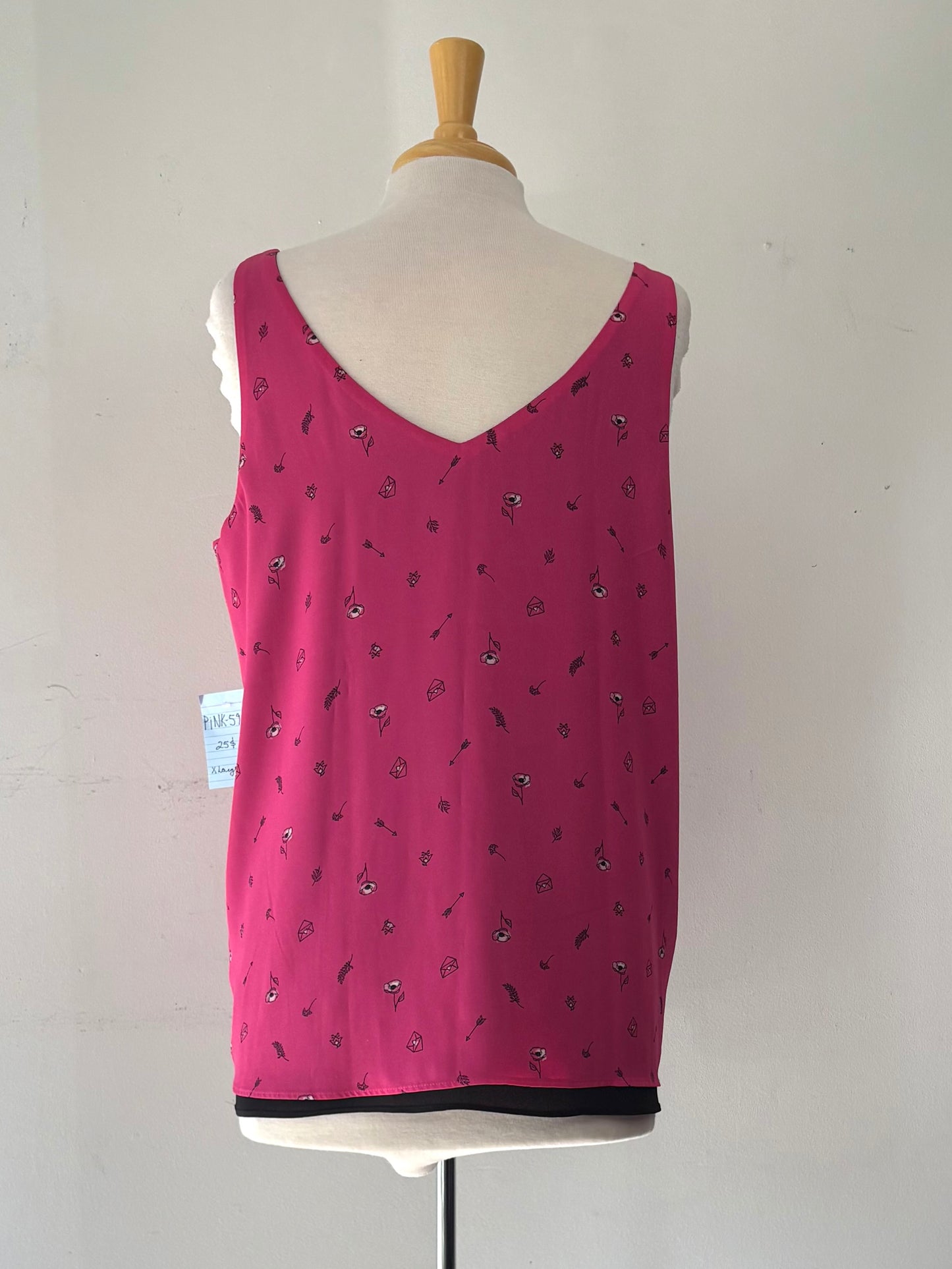 Camisole rose motif léger noir, encolure en V | PINK-594 (XL)