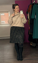 Charger l'image dans la galerie, Chandail ample avec col | Liliane 2.0 (Pinkmuchacha)