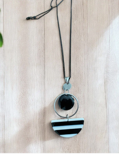 Collier noir et rayures | MF-70