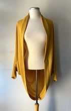 Charger l'image dans la galerie, Veste chauve-souris "one size" | Lucie #2 (Pinkmuchacha)