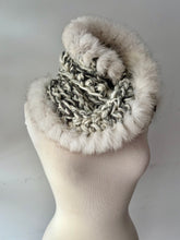Charger l'image dans la galerie, Foulard fourrure Hélènou