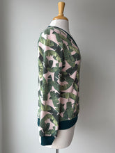 Charger l'image dans la galerie, Pull manches longues, col "V", motif feuille de palmier | Palmas (Pinkmuchacha)