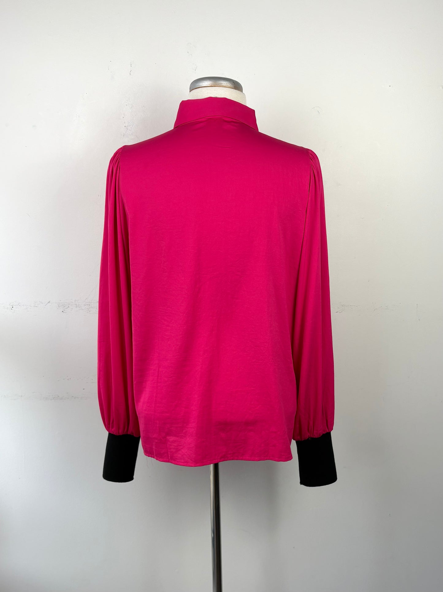 Chemisier rose, manche longue, poignet noir | LCLEB-66 (XL)
