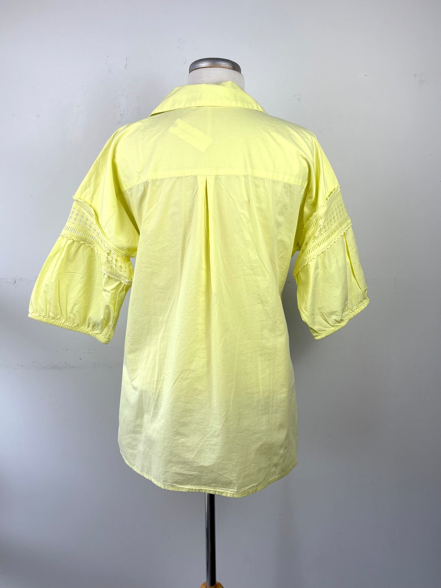 Haut jaune fluo, manche 3/4, encolure en V, neuf | NMIL-108 (M)