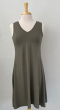 Charger l'image dans la galerie, Robe réversible ample de couleur (Pinkmuchacha)
