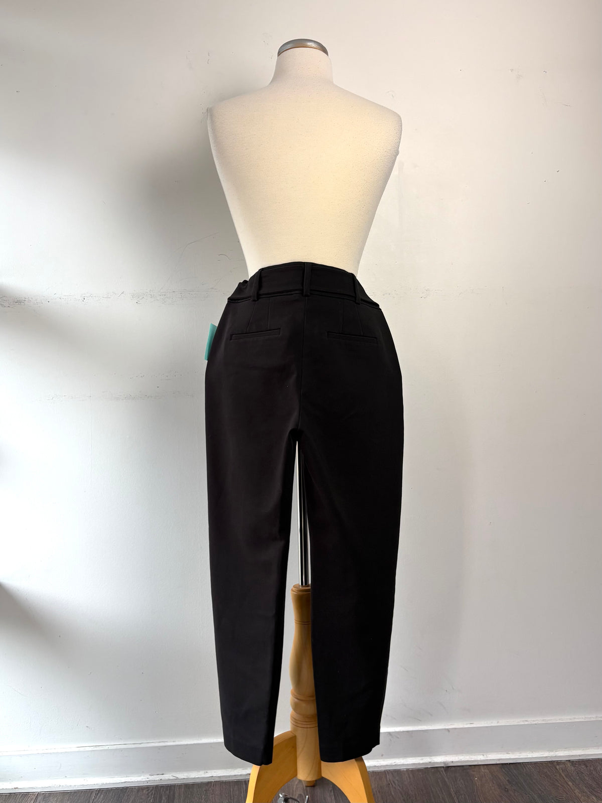 Pantalon noir, poches, ceinture même tissu | MJPIG-07 (4 ans)