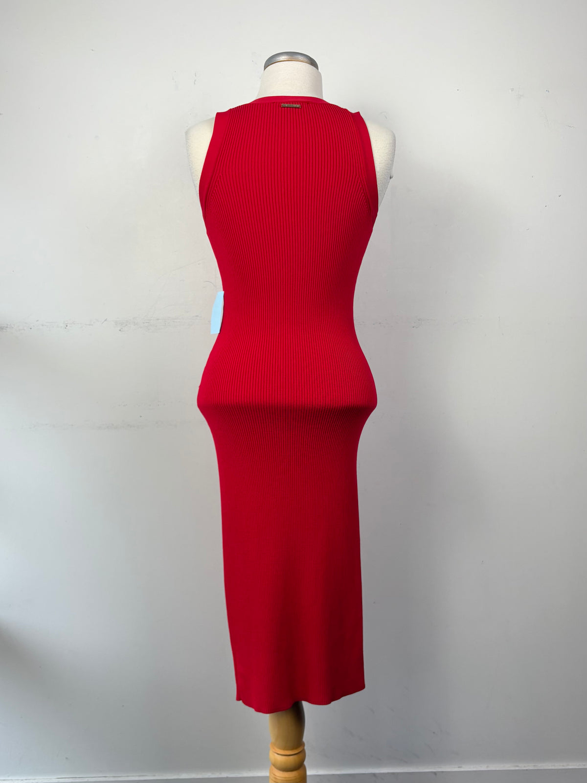 Robe longue rouge rib, droite, pas manche, encolure en V | ABER-19 (M)