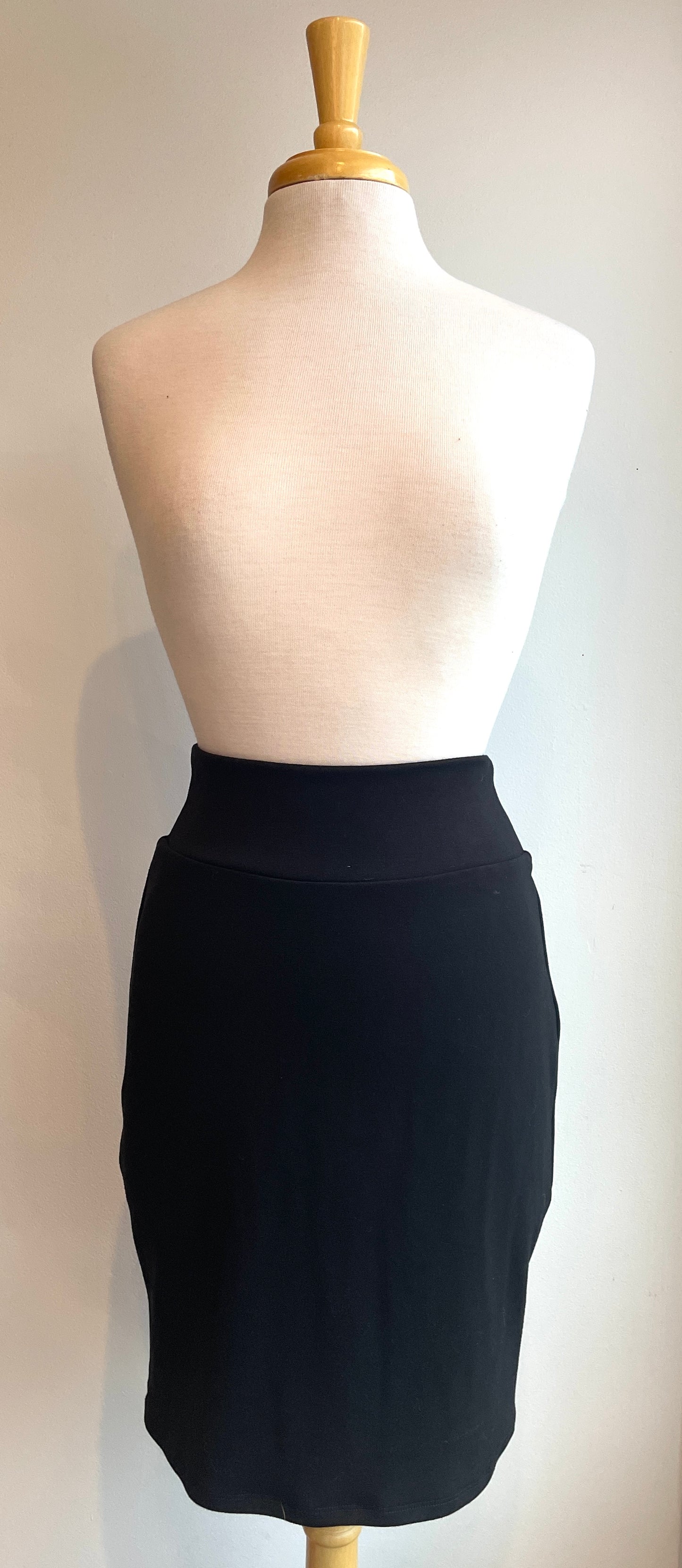 Jupe droite avec pince au dos | Jupe PKM 2.0 Noire (Pinkmuchacha)