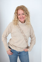 Charger l'image dans la galerie, Chandail ample avec col | Liliane 2.0 (Pinkmuchacha)