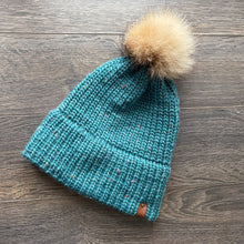 Charger l'image dans la galerie, Tuque avec pompon Hélènou