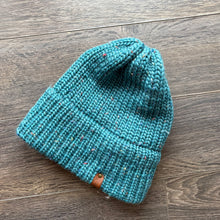 Charger l'image dans la galerie, Tuque avec pompon Hélènou