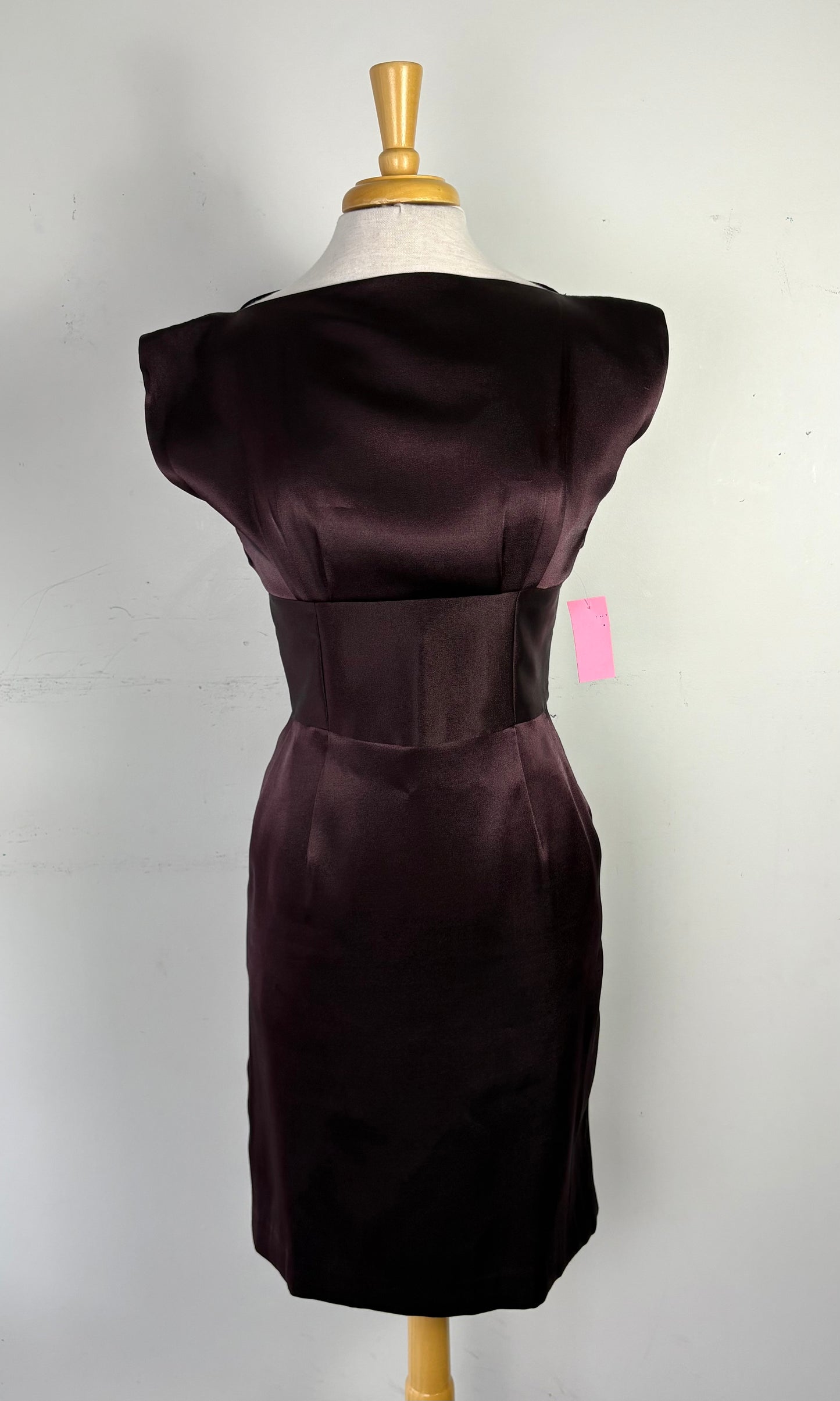 Robe prune satinée, pas manche, poche, ceinturon | NMIL-16 (6 ans)