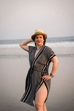 Charger l'image dans la galerie, Kimono Rayé noir & blanc avec cordon | Lolita (Pinkmuchacha)