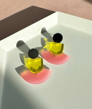 Charger l'image dans la galerie, Boucles d'oreilles jupe