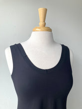 Charger l'image dans la galerie, Robe réversible ample noire (Pinkmuchacha)