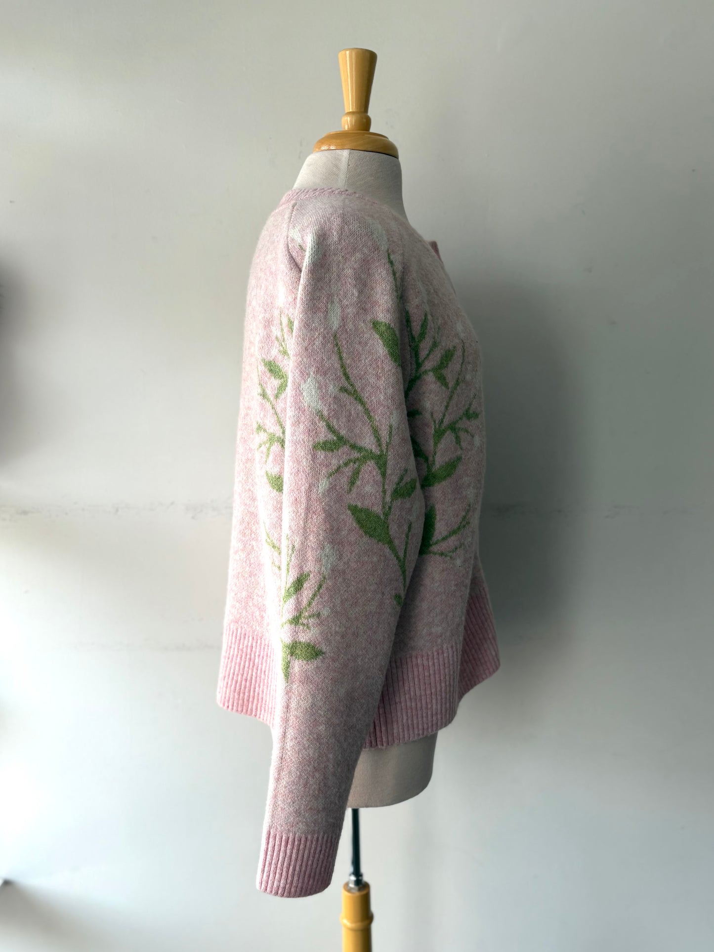 Veste lainage rose pâle, branches vertes fleurs blanches  | ASIM-136 (XL)