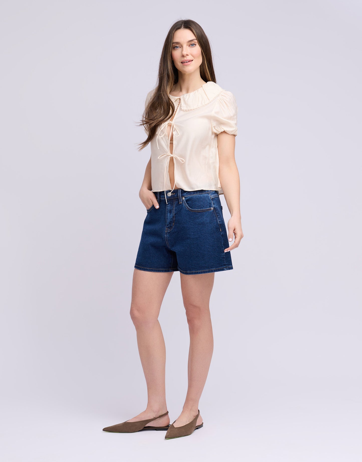 Short jeans foncé | 2906 Nicole | Yoga Jeans