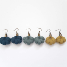 Charger l&#39;image dans la galerie, Boucles d&#39;oreilles nœud épais Beth
