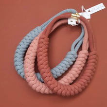 Charger l&#39;image dans la galerie, Collier Ari Snake Knot
