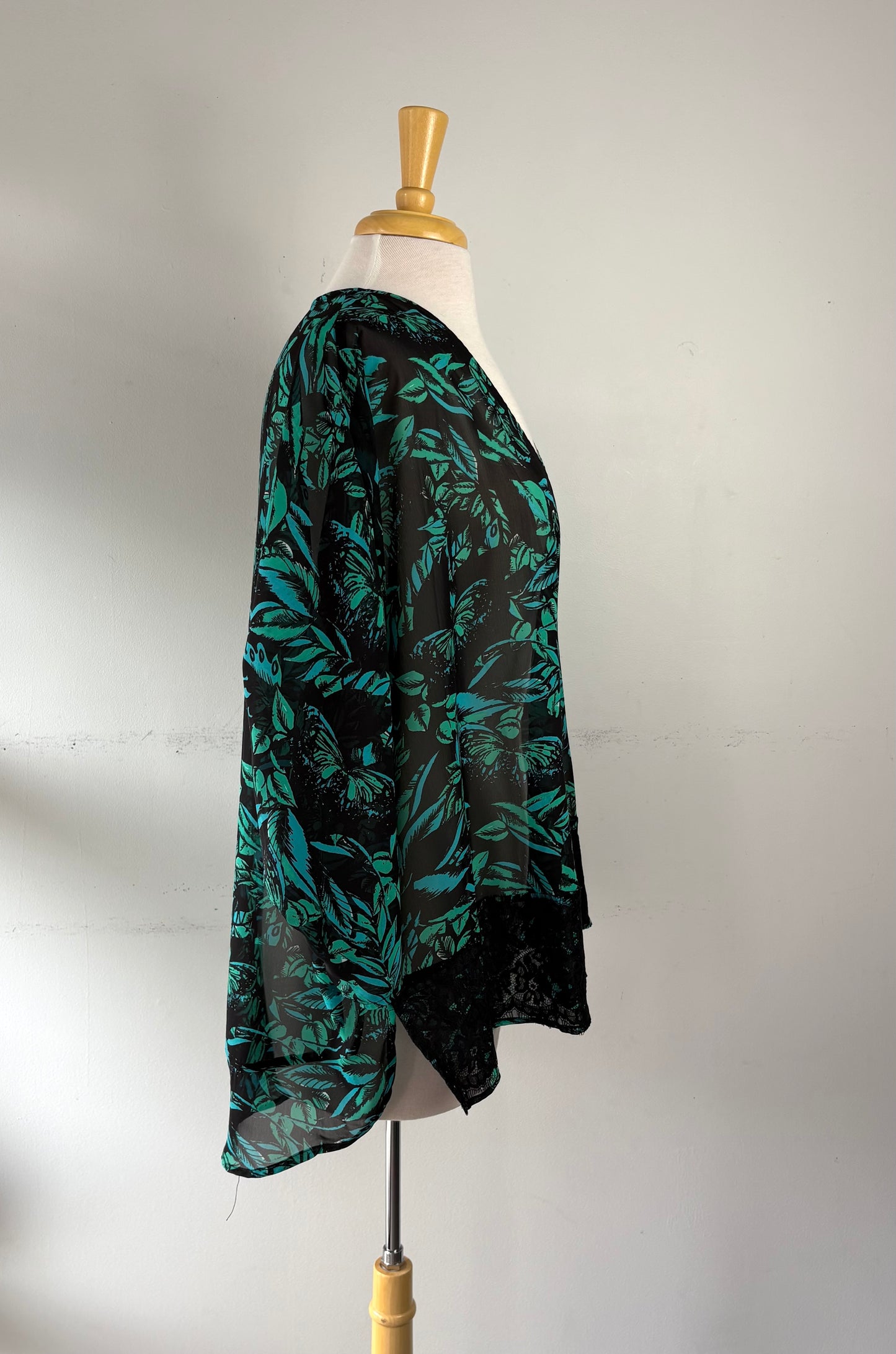 Kimono feuillage noir/bleu | PINK-522 (20 ans)