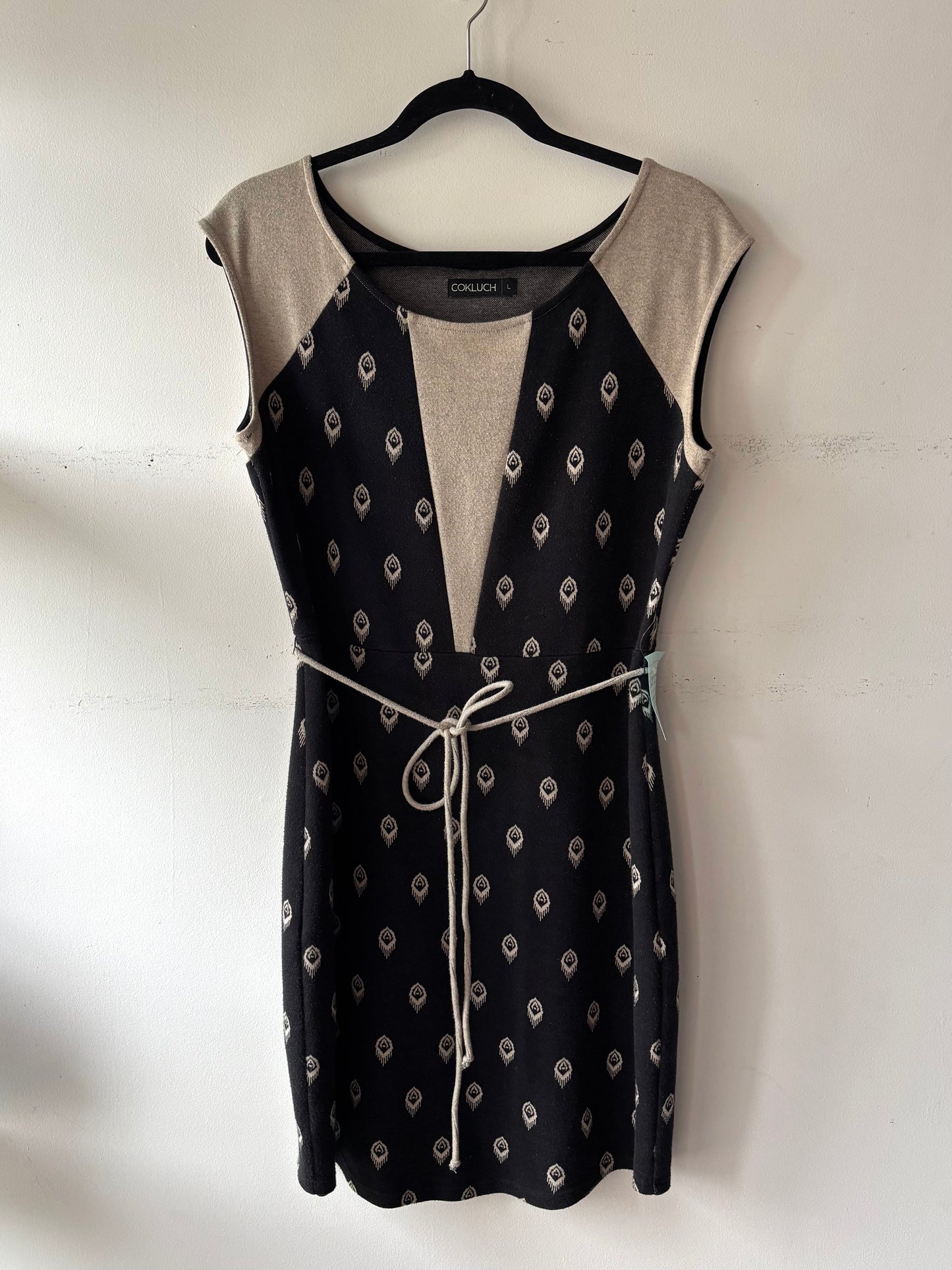 Robe noir et beige Cokcluch| SGRA-09 (L)