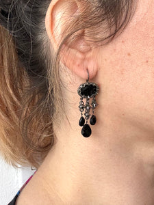 Boucles d’oreilles pendantes à pierres noires | ELAP-52