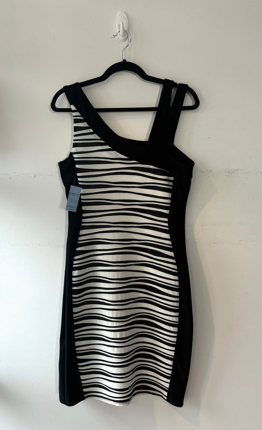 🧚Robe noire et blanche | PINK-307 (M / 10 ans)