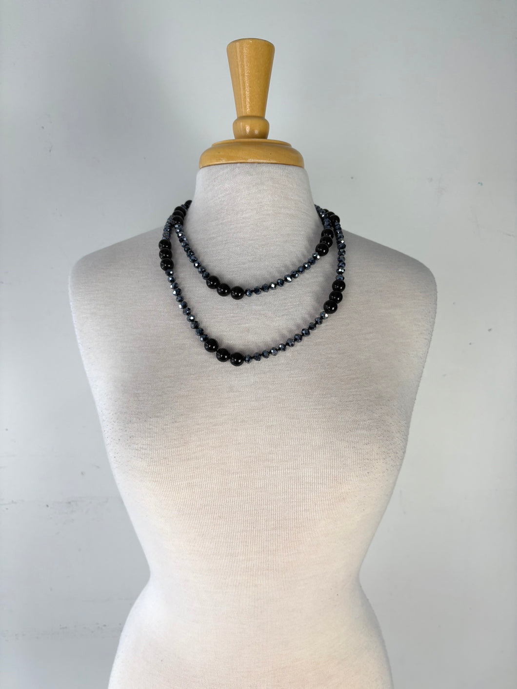 Collier long noir, gris nacré | LGROL-12