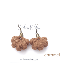 Charger l&#39;image dans la galerie, Boucles d&#39;oreilles nœud épais Beth
