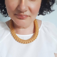 Charger l&#39;image dans la galerie, Collier Ari Snake Knot
