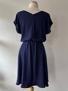 Robe courte, taille élastique marine | Maddie (Pinkmuchacha)