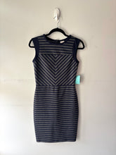 Charger l&#39;image dans la galerie, Robe rayée marine/grise/blanche pas manche | MNDUH-28 (XS)
