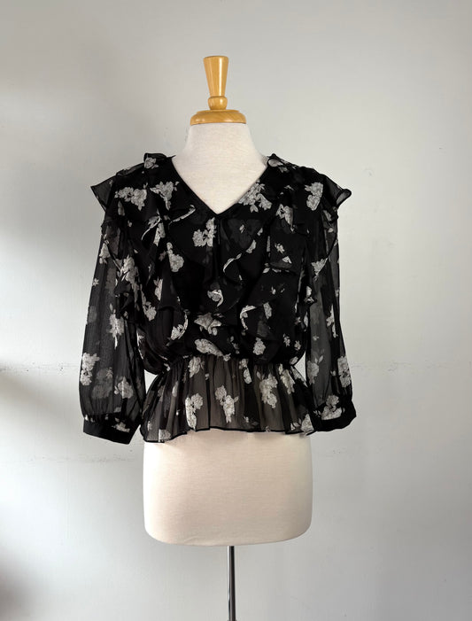 Haut noir, fleurs blanches, encolure en V, manche longue | MNDUH-68 (M)
