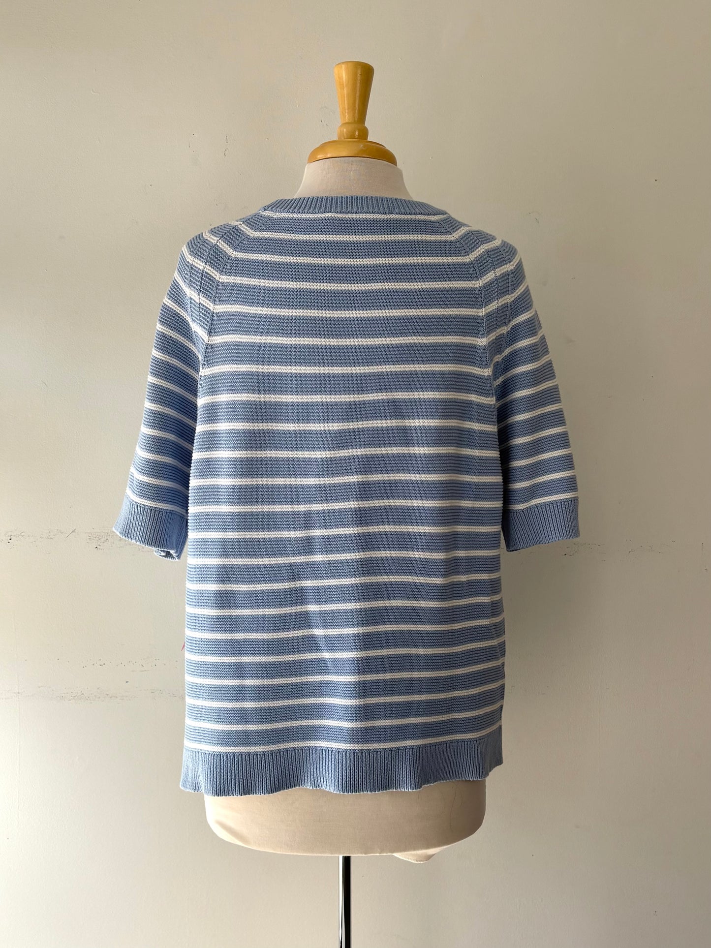 Chandail tricot rayé bleu pâle/blanc, encolure en rond, manche courte | ASIM-154 (XL)