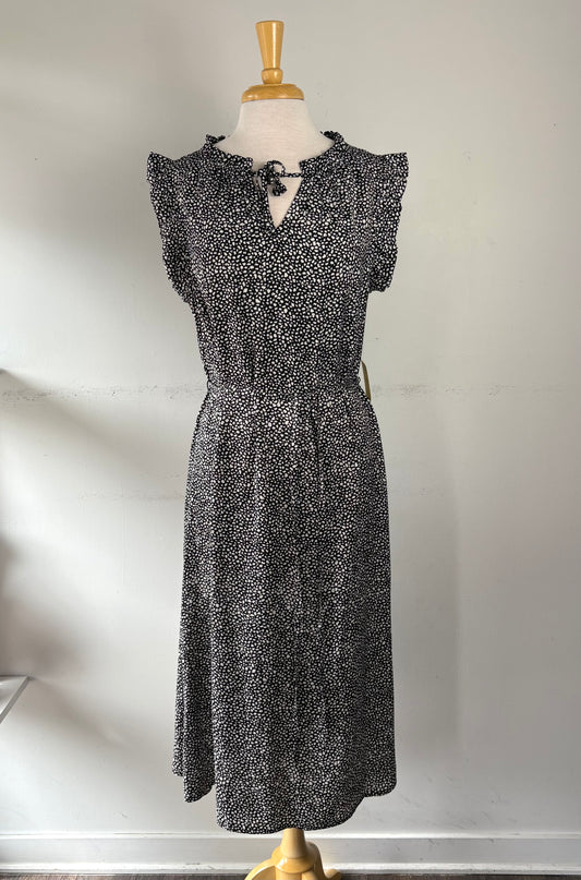 Robe fond noir, petit motif blanc, pas manche, ceinture | JJOD-12 (M)