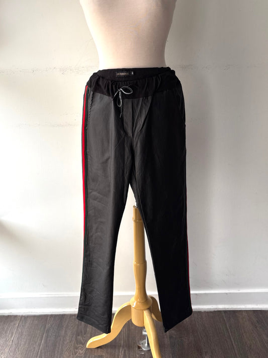 Jogger faux cuir noir, bande rouge et verte sur le côté | EROY-32 (M)