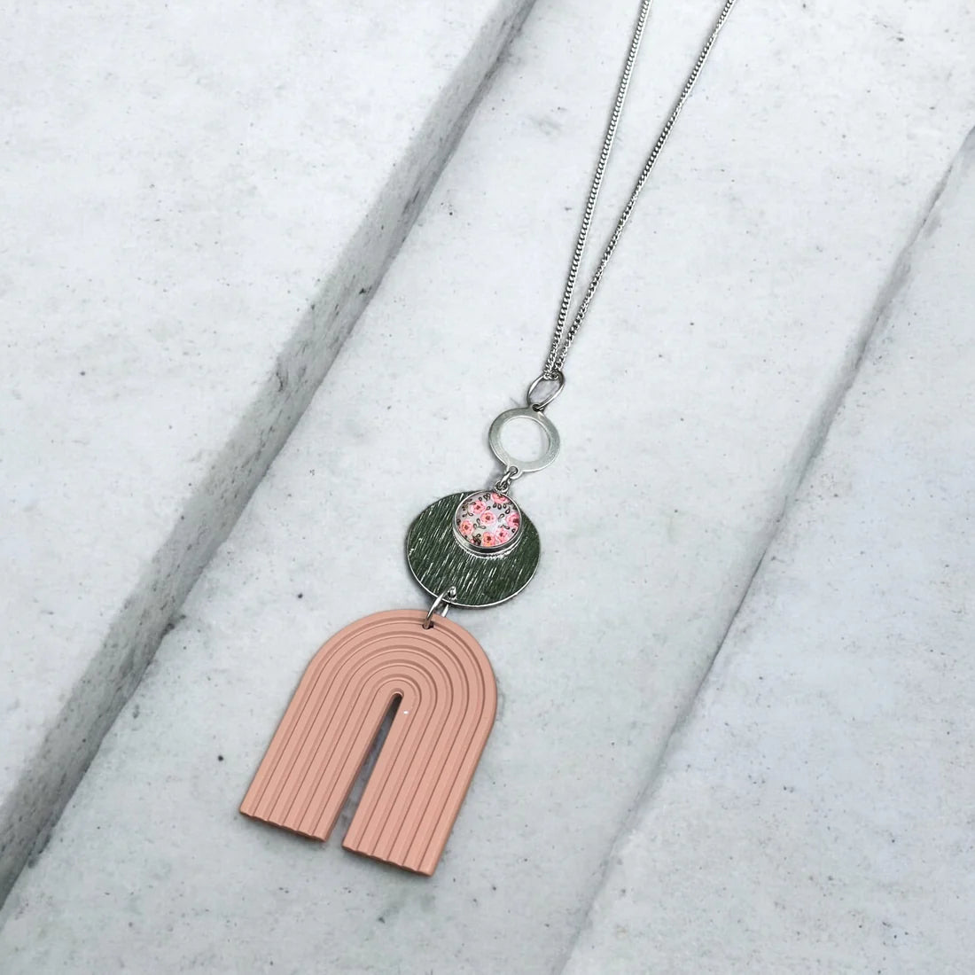 Collier en U rose antique  | MF-102 | M Fantaisies