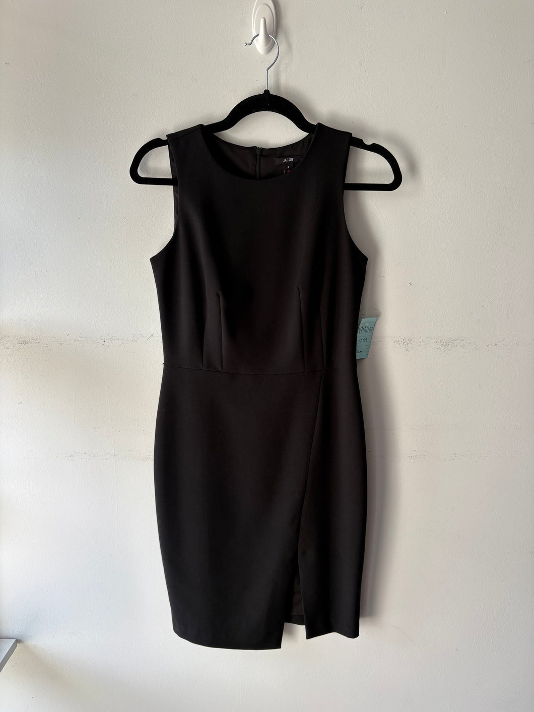 Robe noire classique, pas manche | VMAU-07 (2 ans)