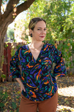 Charger l&#39;image dans la galerie, Haut ample encolure V | Colorama (Pinkmuchacha)
