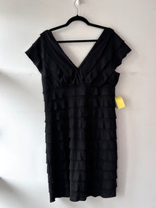 Robe noire à froufrou | VLAC-47 (XL)