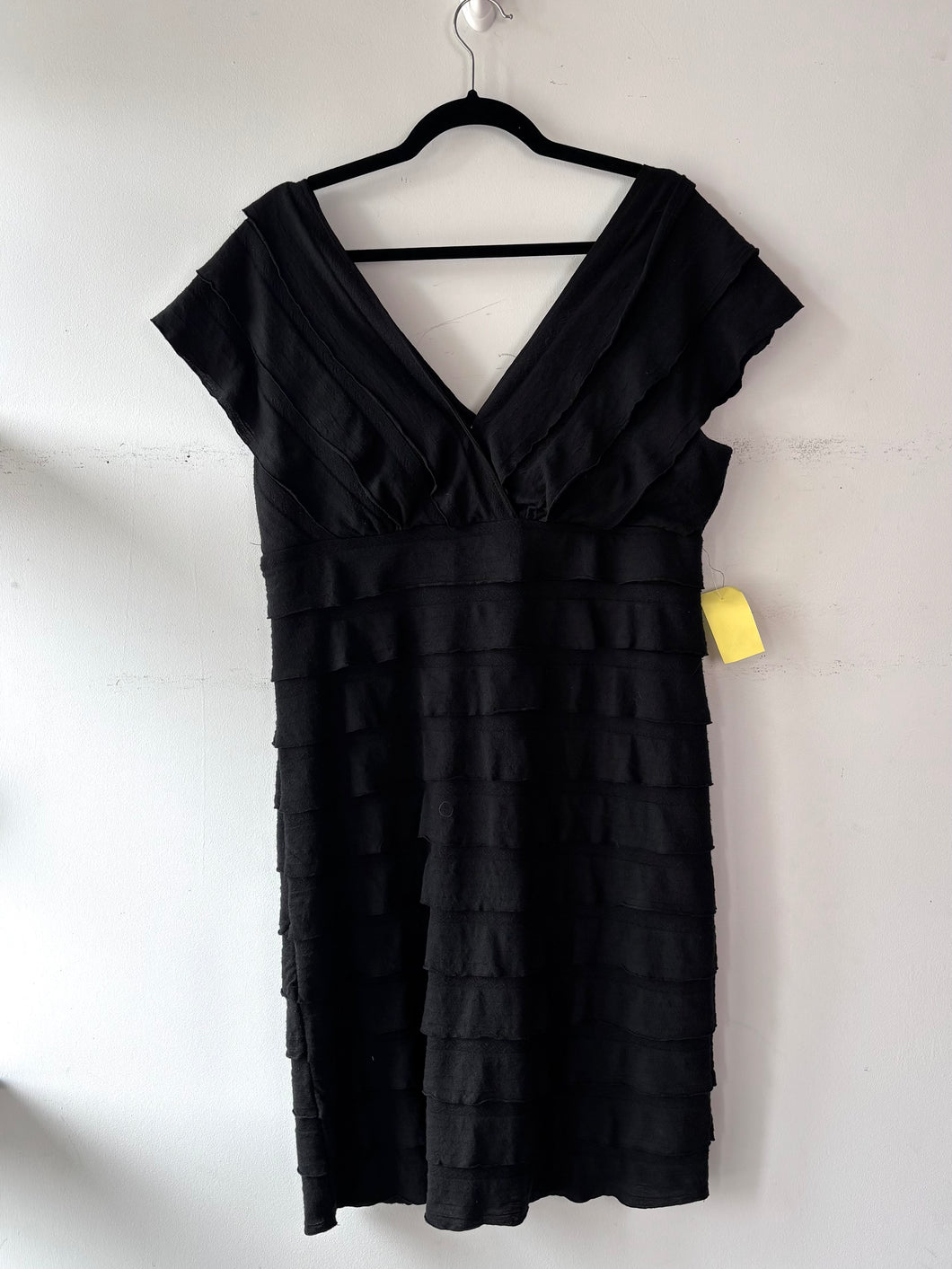 Robe noire à froufrou | VLAC-47 (XL)
