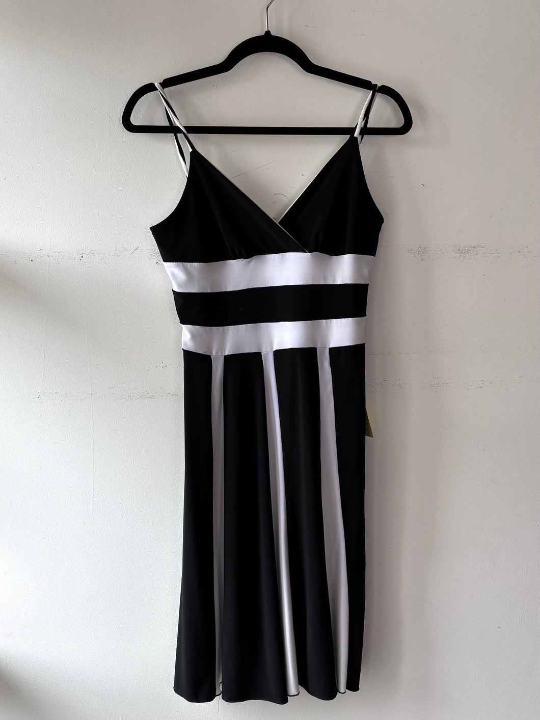 Robe lignée blanc et noir | LPAQ-17 (L)