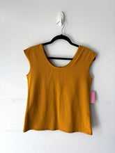Charger l&#39;image dans la galerie, Camisole moutarde Ève Lavoie, neuve | CCHA-17 (XS)
