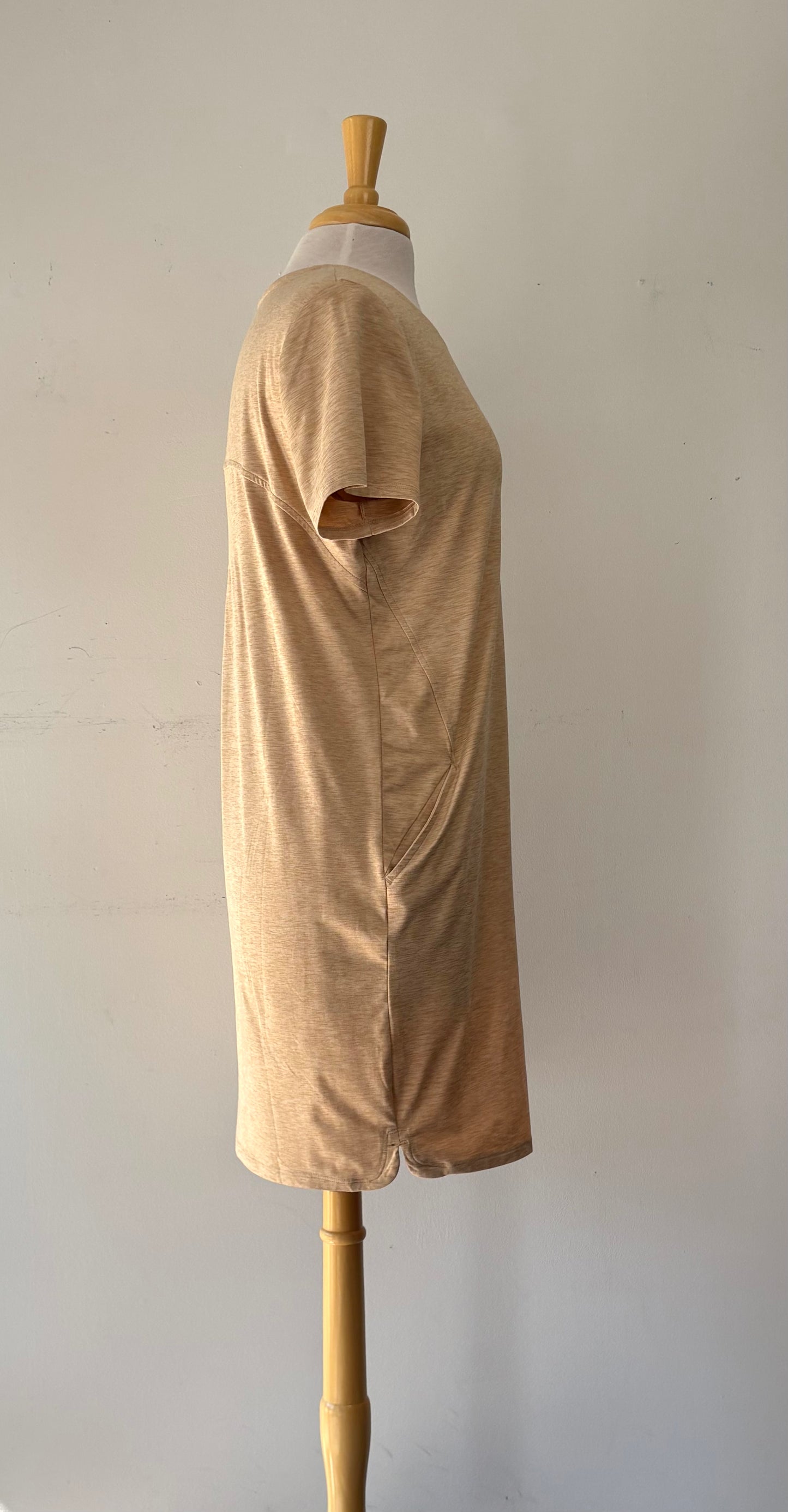 Robe T-shirt chiné caramel, encolure en rond, manche courte, poche | SRIV-32 (M)