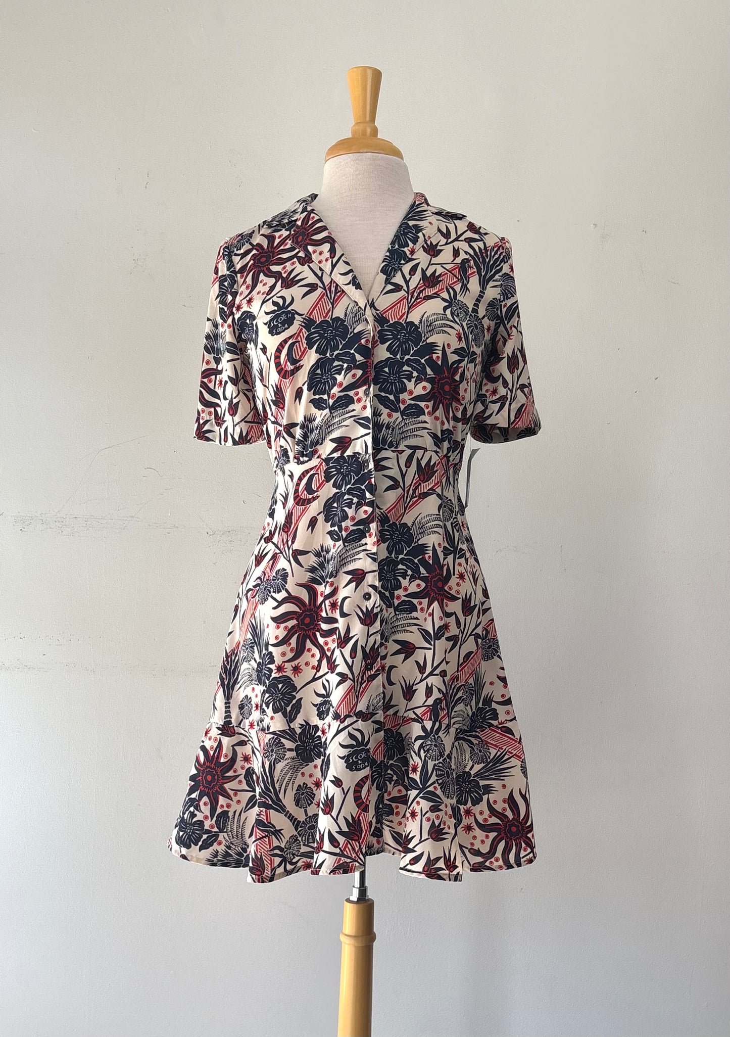 Robe fond beige fleur marine, manches courtes, boutons | NMIL-112 (XS)
